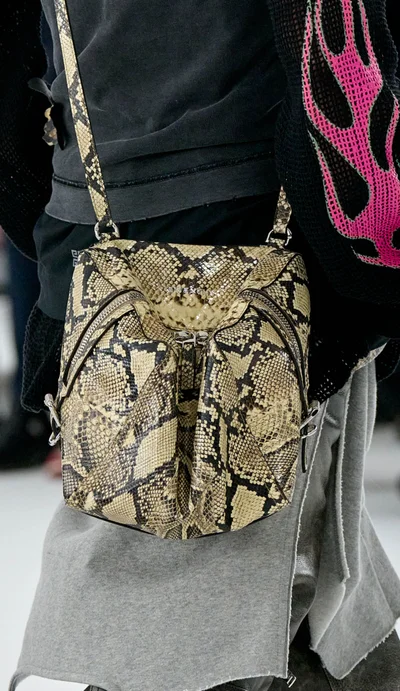 Look 10